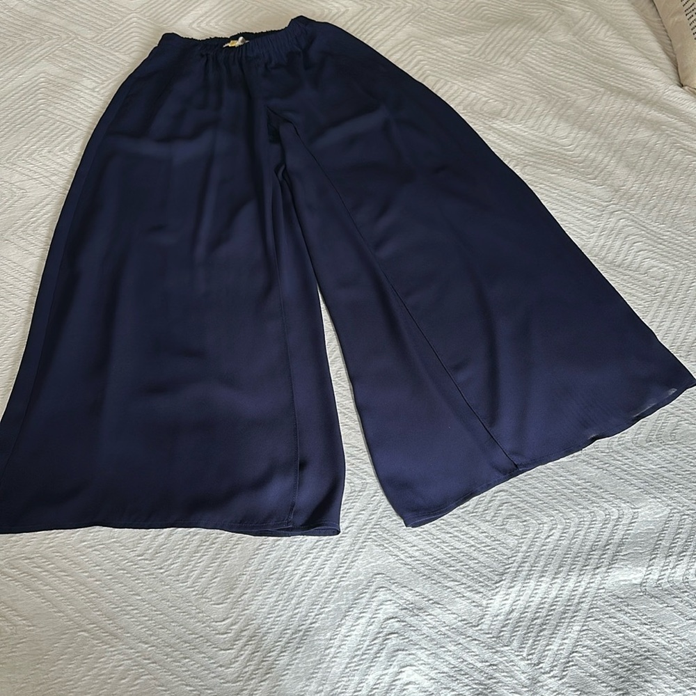 🛍️INA Navy Palazzo with front leg split. Sz SP.